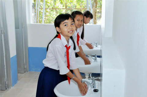 Nhà vệ sinh đạt tiêu chuẩn trường học